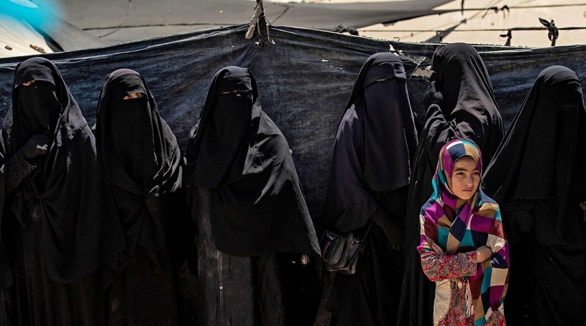 ميليشيات "قسد" تعتقل عدد من النساء في مخيم الهول شرقي الحسكة