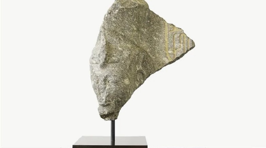 بعد 30 عام من سرقته.. وزارة الآثار المصرية تستعيد رأس تمثال للملك رمسيس الثاني
