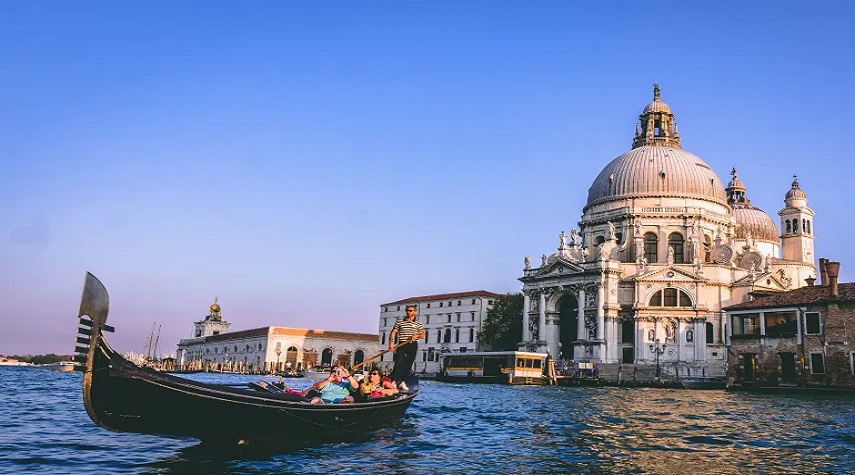 بسابقة عالمية.. مدينة البندقية تفرض ضريبة "سياحية" على بعض زوارها