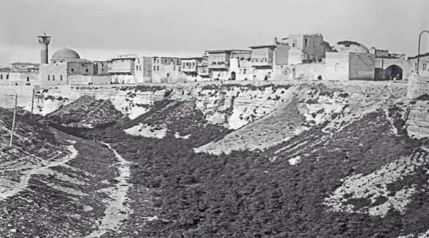 خندق "قلعة حلب" لم يُملأ يوماً بالمياه