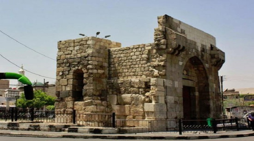 رحالة تشيكي يُلقي الضوء على عراقة مدينة دمشق وآثارها التاريخية