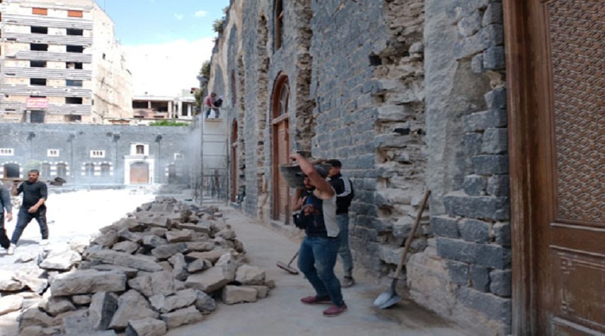 خلال أعمال إعادة التأهيل .. اكتشاف كتابة على قاعدة عمود في الجامع النوري الكبير بحمص