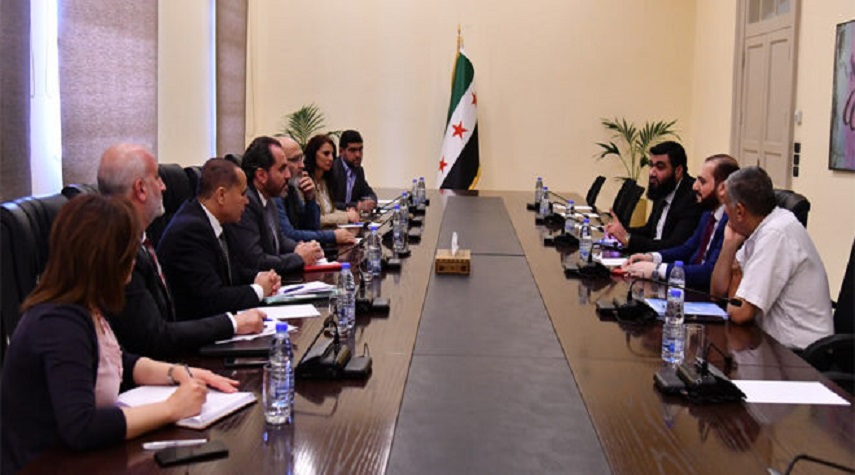 وزير السياحة يبحث مع محافظ دمشق مشروع إعادة ترميم جبل قاسيون