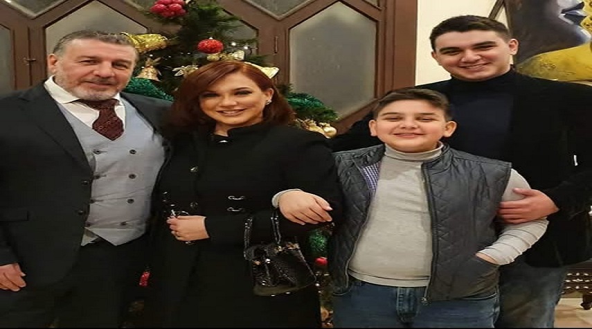 سلاف فواخرجي تستعرض موهبة نجلها في الغناء