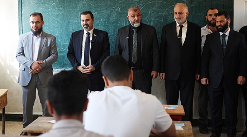 وزير التربية ومعاون وزير الداخلية يتفقدان مراكز امتحانية في درعا