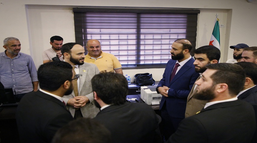 محافظ حلب يفتتح صالة جديدة لخدمات الأحوال المدنية