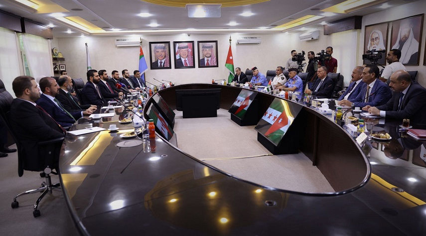 وزير الداخلية يبحث مع نظيره الأردني في عمان سبل تعزيز التعاون في المجالات الأمنية