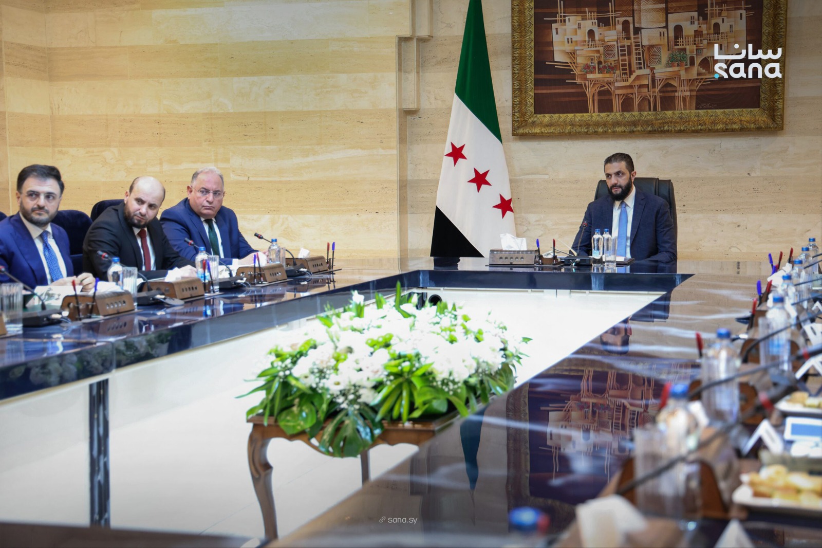 الرئيس الشرع يعقد اجتماعاً مع مجلس التنمية الأعلى
